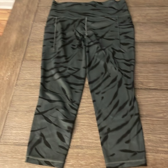 Athleta Pants - athleta work out tights in a size medium petite.